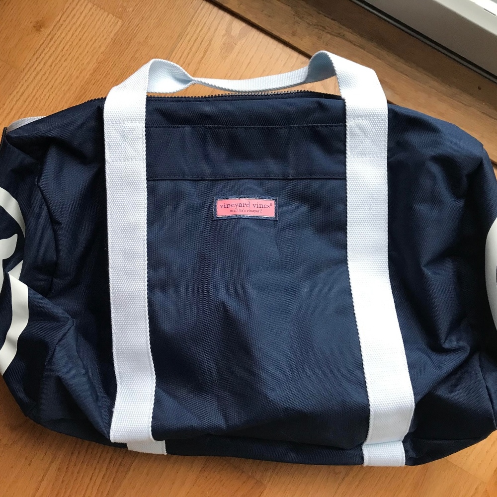 NWOT Vineyard Vines Med-Sized Duffle Bag